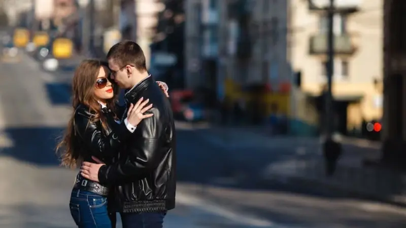 playbattlesquare-exploring-paris-after-dark