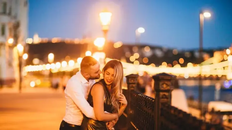 playbattlesquare-exploring-paris-after-dark